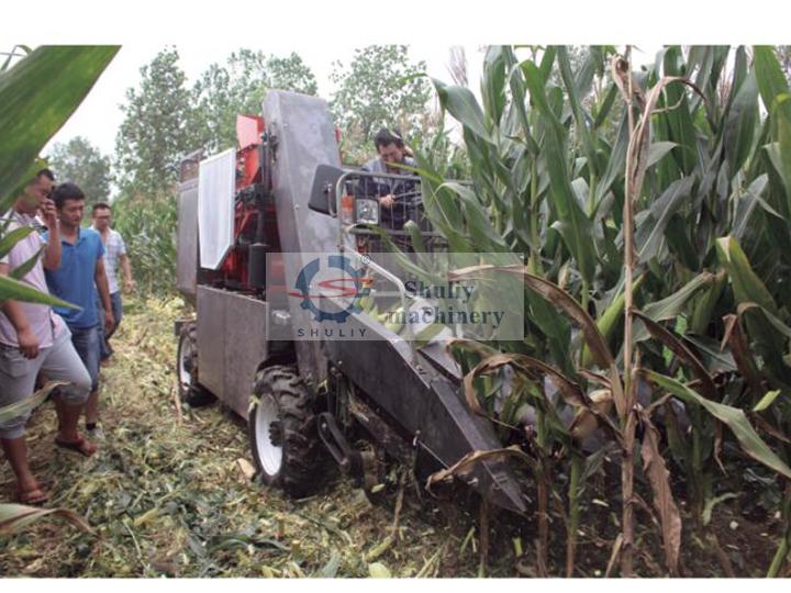 corn harvester machine