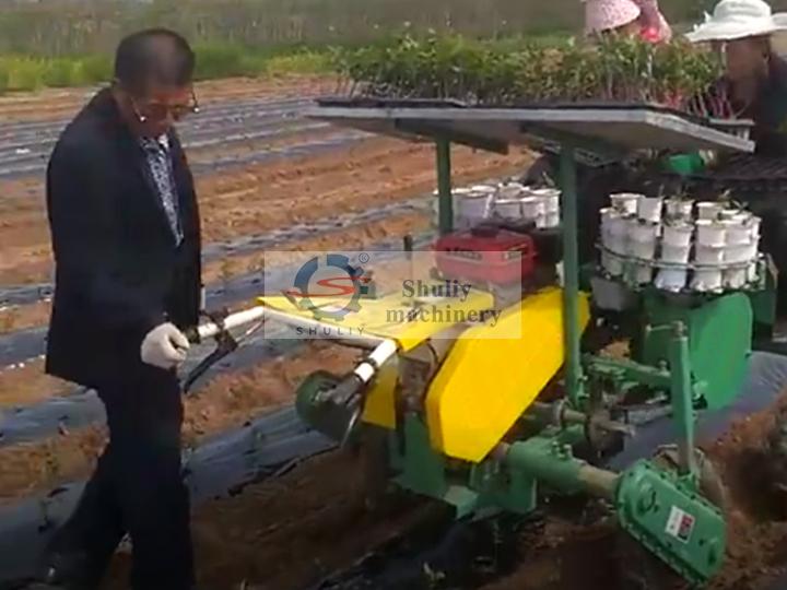 manual vegetable transplanter