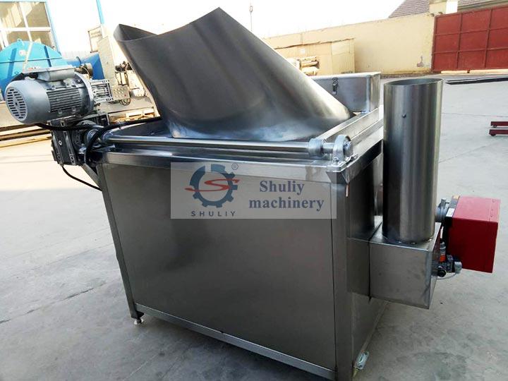 Tipping bucket frying machine