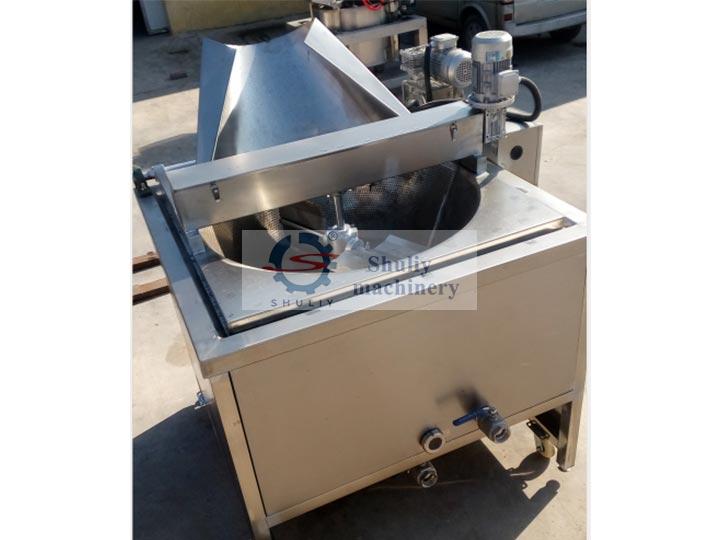 Tipping bucket frying machine